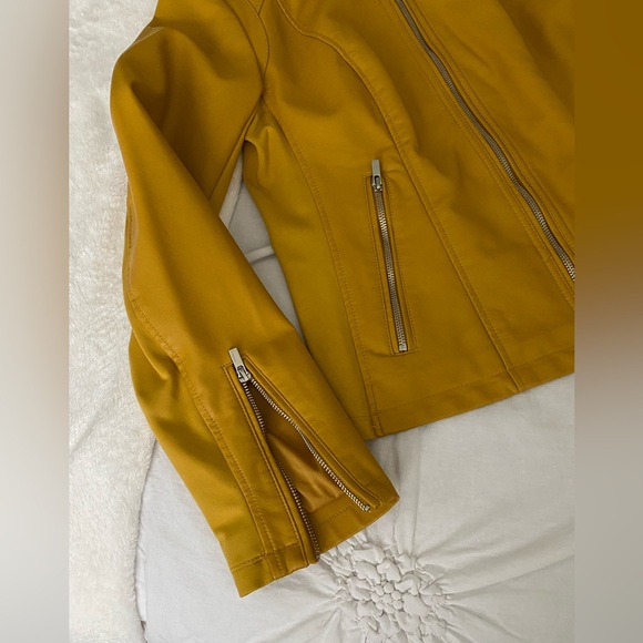 NWOT. Express Faux Leather Moto
Jacket, Sz L - Picture 8 of 10